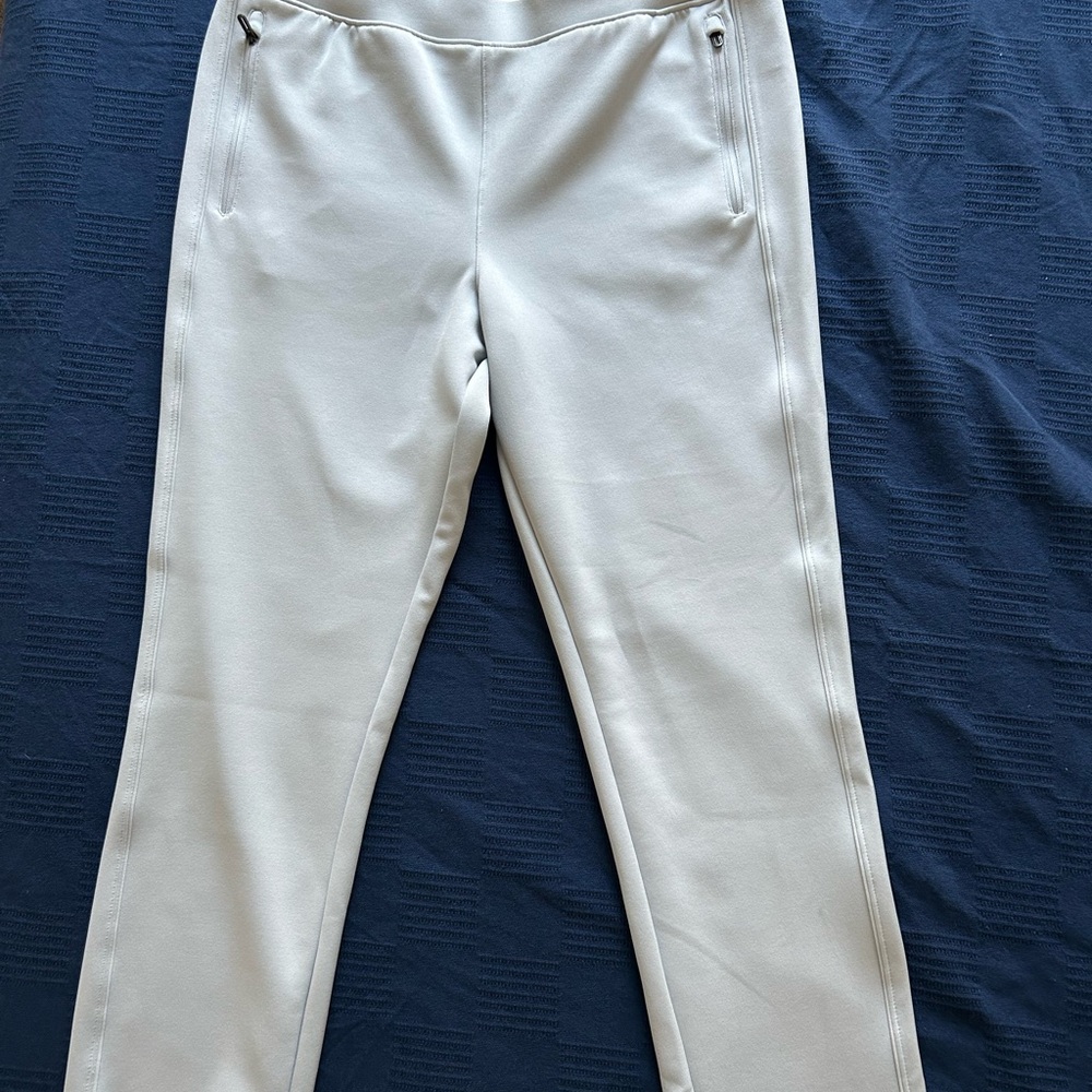 Under Armour Cream colored Fitted Pants